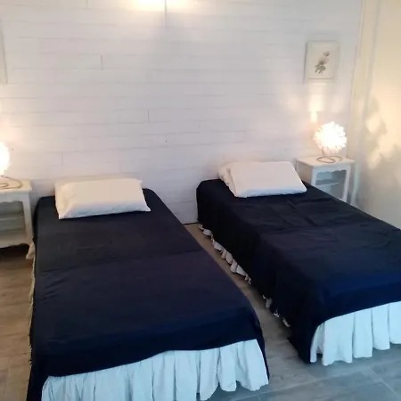 Les Volets Bleus, Family Holiday home Cregols